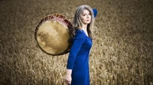 全职敲击乐独奏家伊芙莲·格妮(Evelyn Glennie)简介